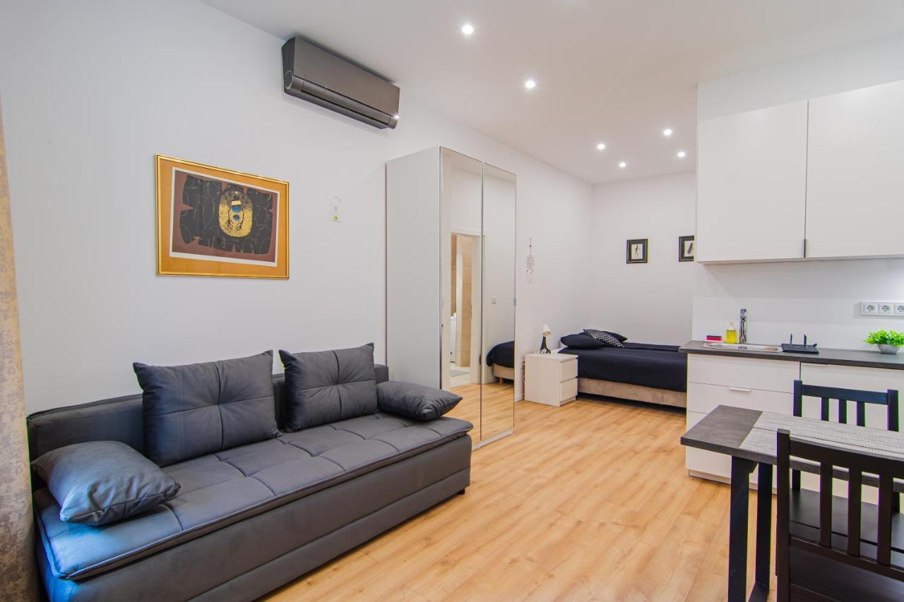 Apartman Flexible Selfcheckins 61 & 62 - - New - Center